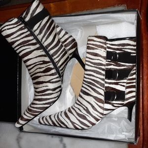 Valerie Steven's Zebra pony hair booties NWT in box sz 7.5 medium